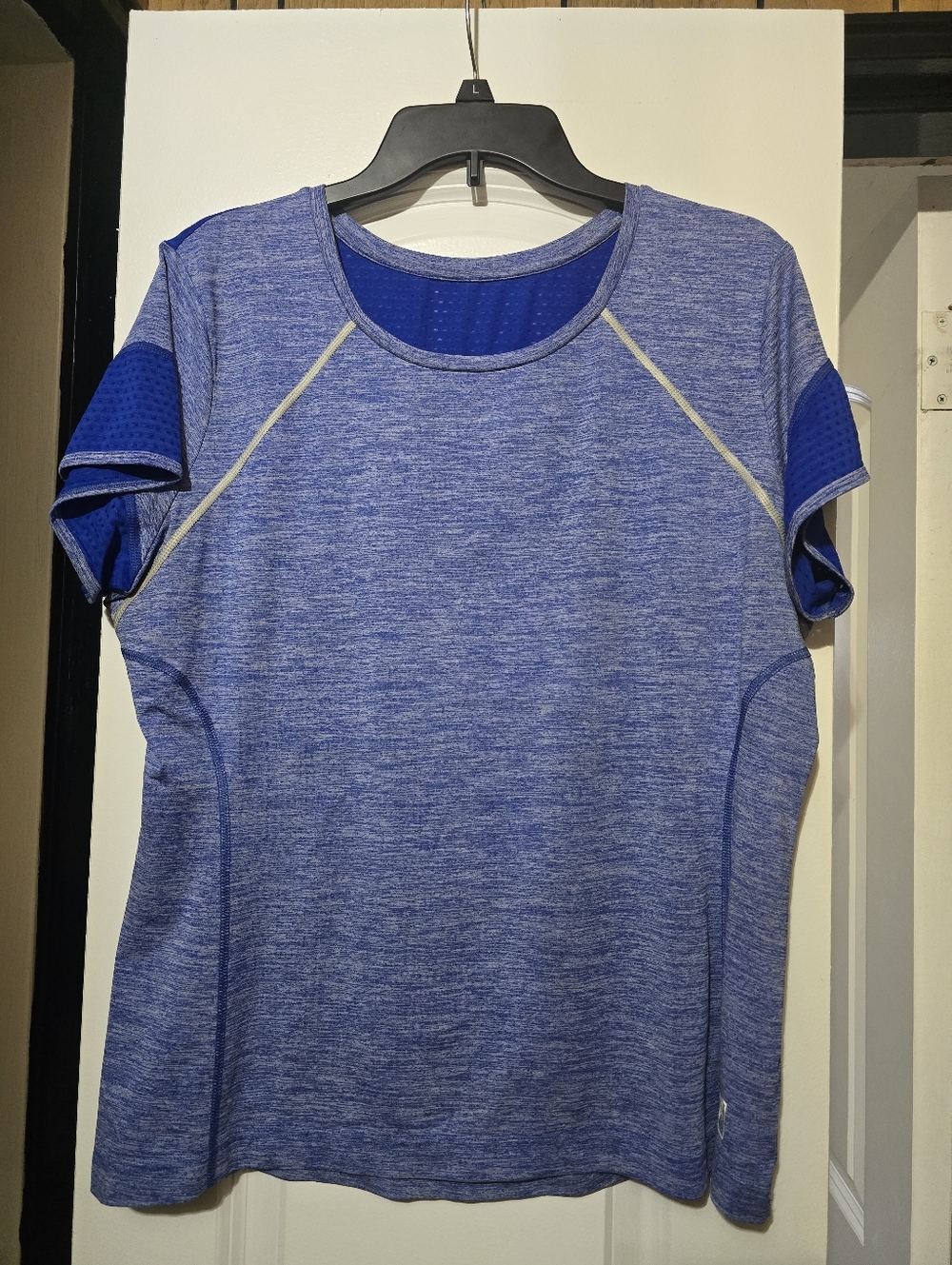 Fila Women's Heathered Blue Short-Sleeve Performance Tee W Sheer Mesh Design XXL